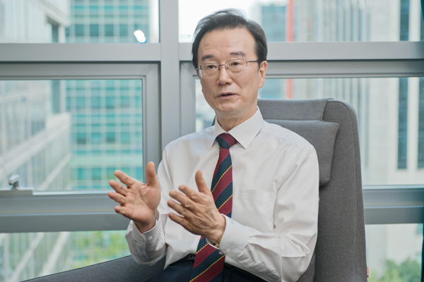 [법조라운지 커버스토리] 한국 최초 ‘가사전문법관’… 손왕석 법무법인 클라스 변호사